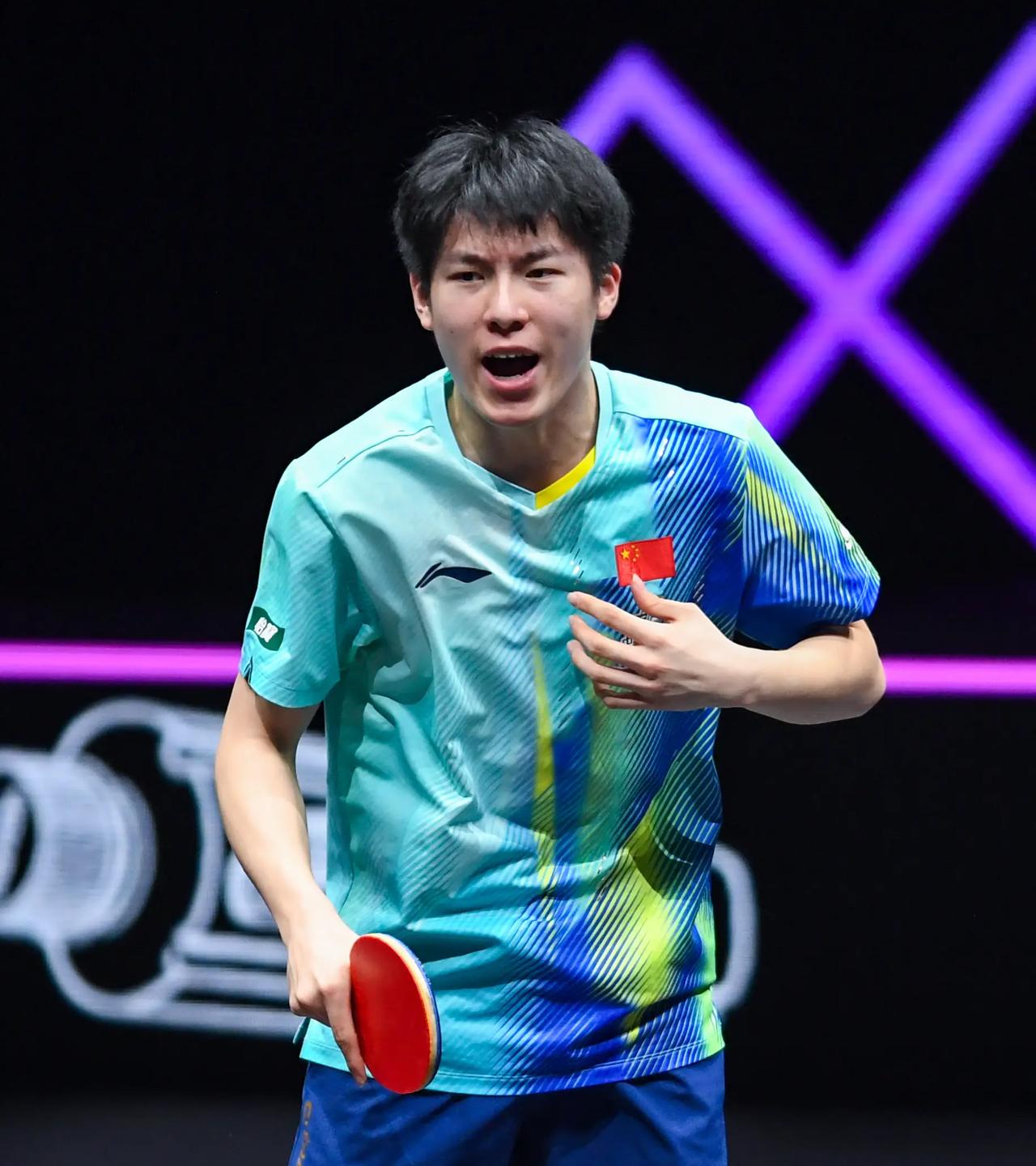 温瑞博拿下冠军，最激动的人估计是王皓了！国乒男队终于盼来新希望！ WTT太原