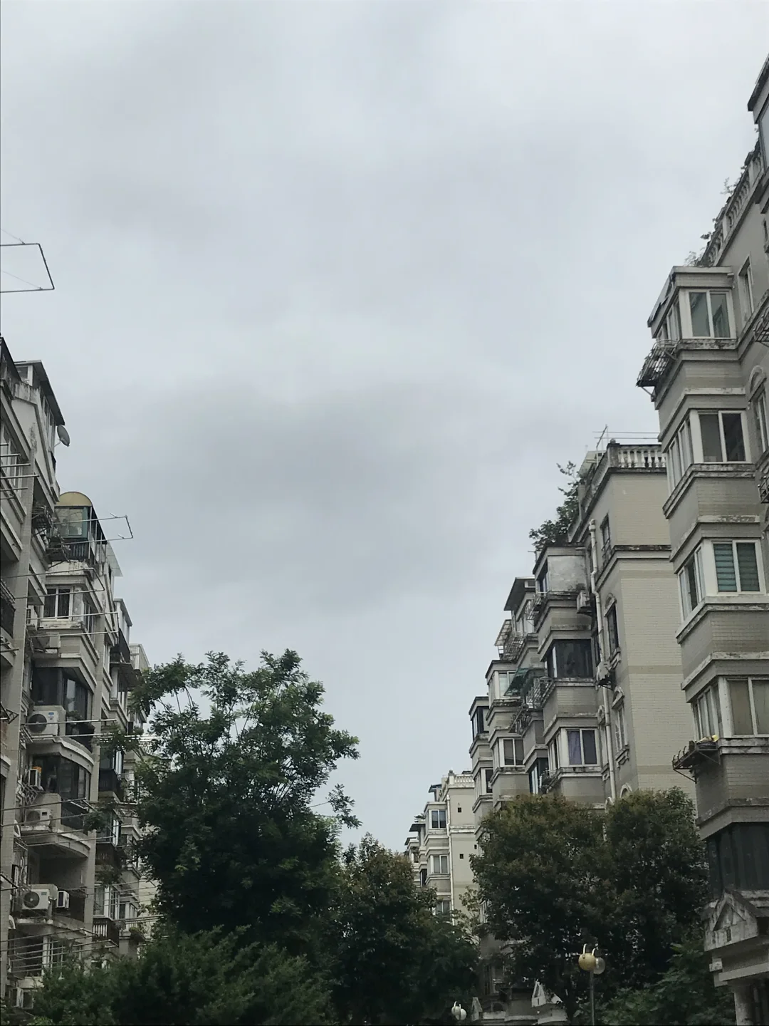 天空有点暗啊