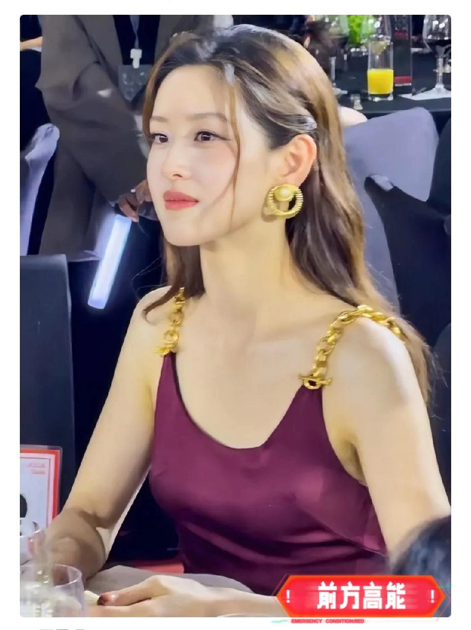 章泽天我是越来越看不懂她了！明明是富商太太，却还要那么拼！2025年11月1