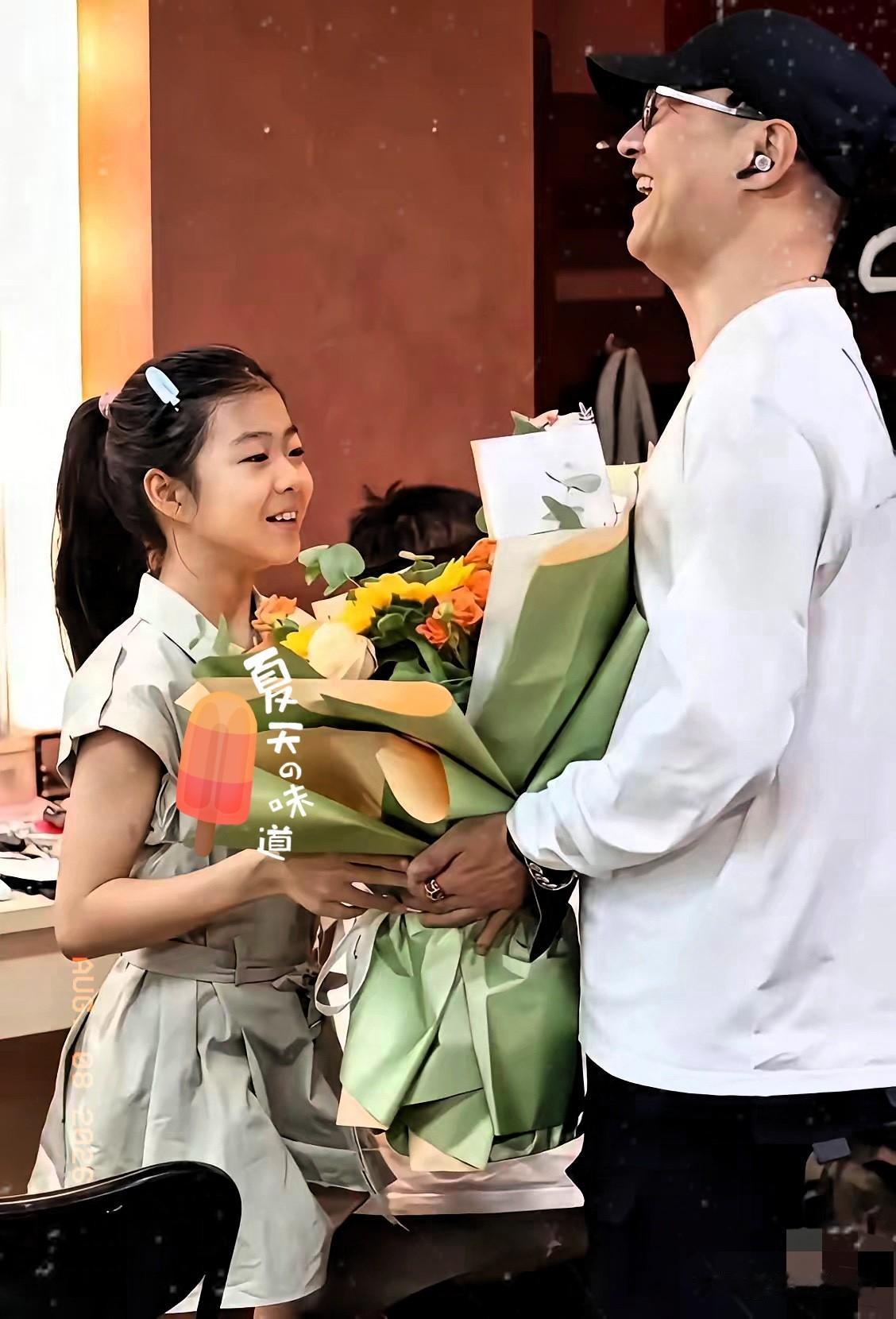 汪峰这回，是真的让所有人闭了嘴。当初离婚时，章子怡毫不犹豫把女儿醒醒留给汪峰，