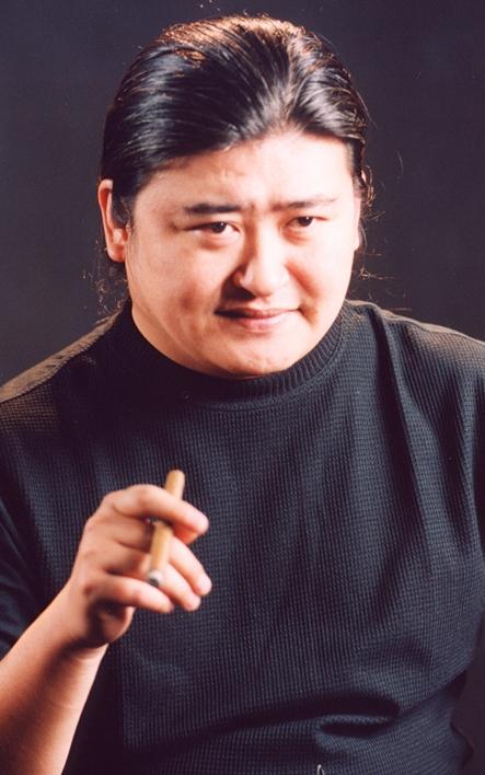 歌手刘欢，去年参加女儿刘一丝的婚礼，红光满面，精神抖擞，怎么看怎么健康，其实，他