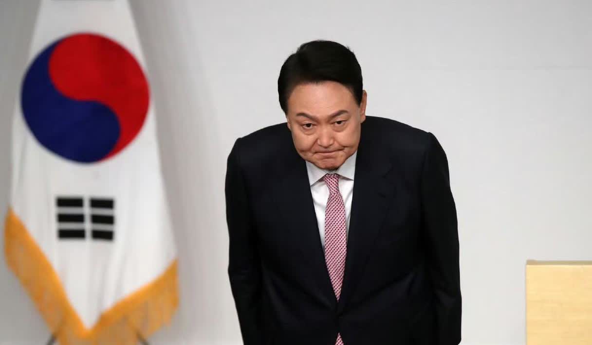 一片哗然！尹锡悦被曝光反抗相当激烈。刚刚，多家韩国媒体在报道中披露，前总统尹锡悦