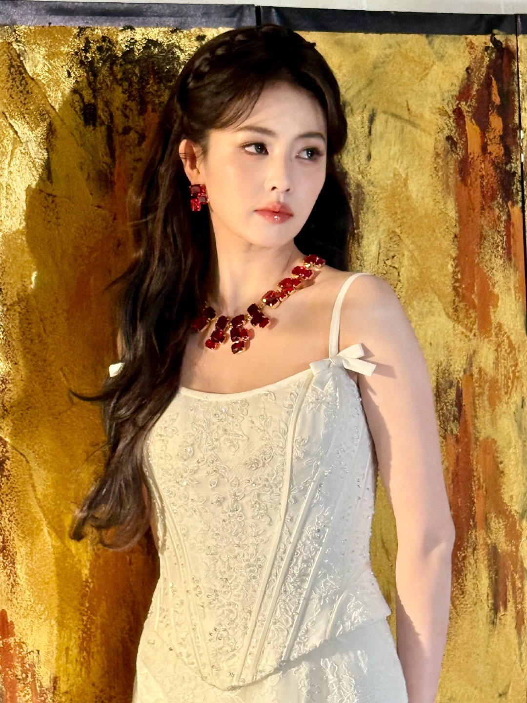 白鹿修图师白鹿最新物料白梦妍好伟大的一张脸