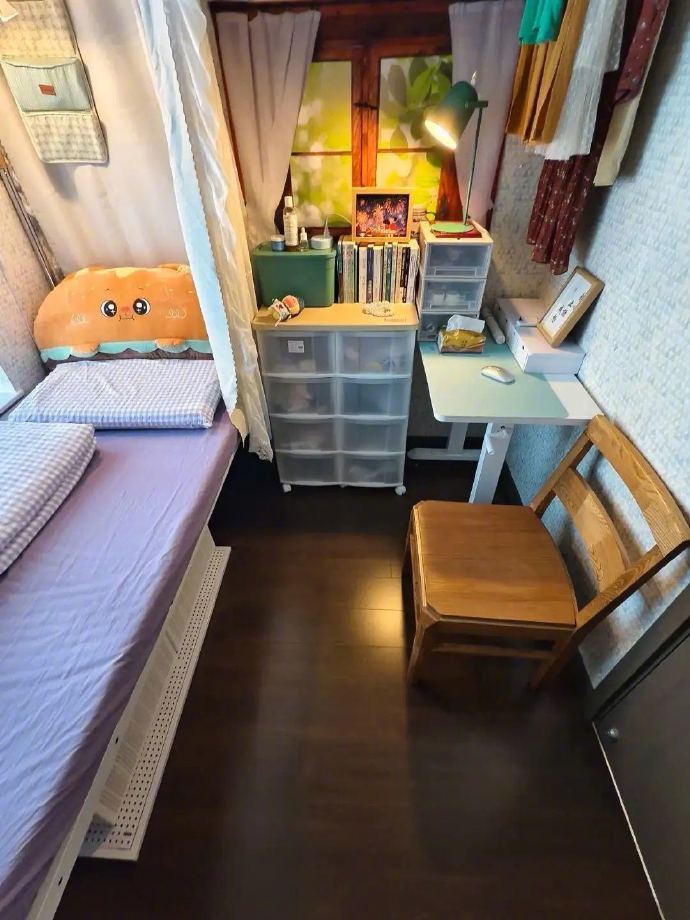超小面积次卧，但也可以很温馨哈。。 ​​​