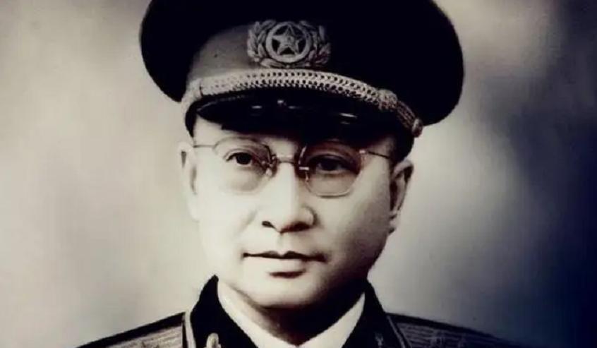 45年七大会后，陈赓与何廷一开玩笑过头了，周总理听到后不高兴“1945年8月的