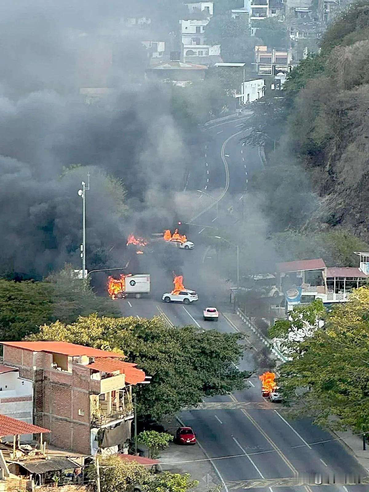 毒贩集团或夺取墨西哥政权墨西哥最大毒贩集团CJNG的创始人EIMencho于