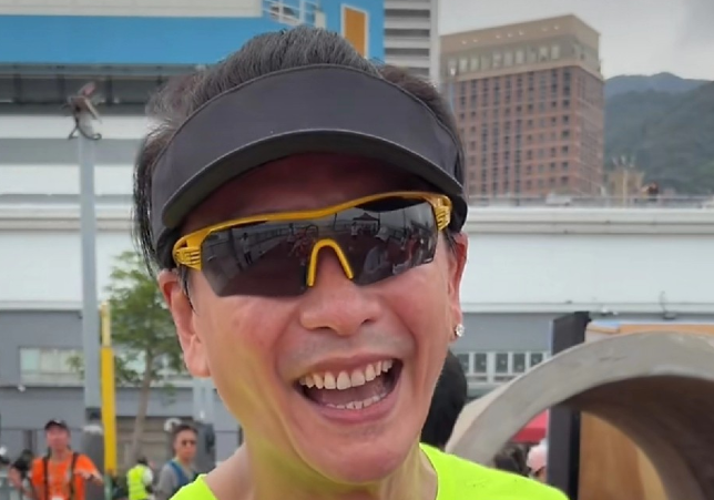 演员黄宗泽冲上了热搜刚刚跑完马拉松的他，一句话让人懵了，他居然跑完马拉松就准备