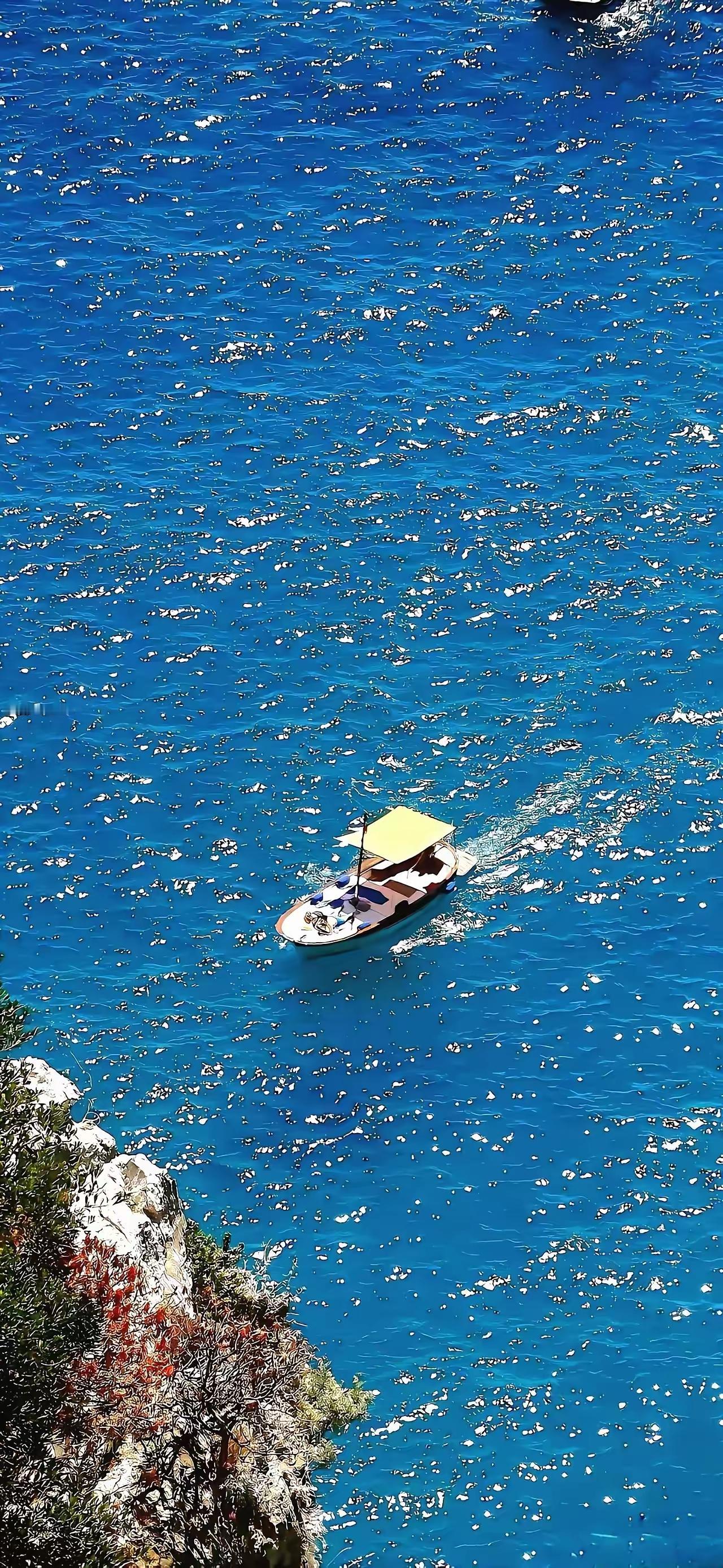 家长的教育焦虑，说到底，就是自己没能力给孩子兜底。你给孩子备好底气、房产和