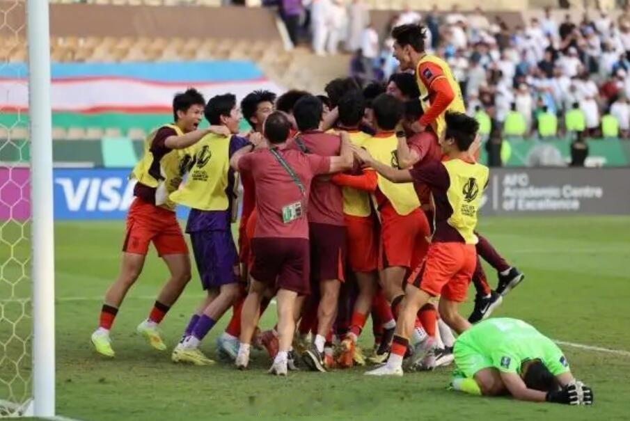 韩媒称U23比赛疯狂的扑救表演U23国足晋级亚洲杯四强韩媒“SPORTNEWS”