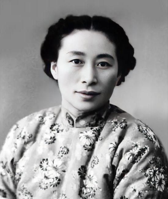 傅涯晚年赴台前向子女坦白：世人皆知她是陈赓遗孀，却不知她此行真正要见的，是海峡对
