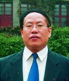 刘国伟，男，1958年6月生，中共党员，四川省中学化学特级教师、成都市首届特级校