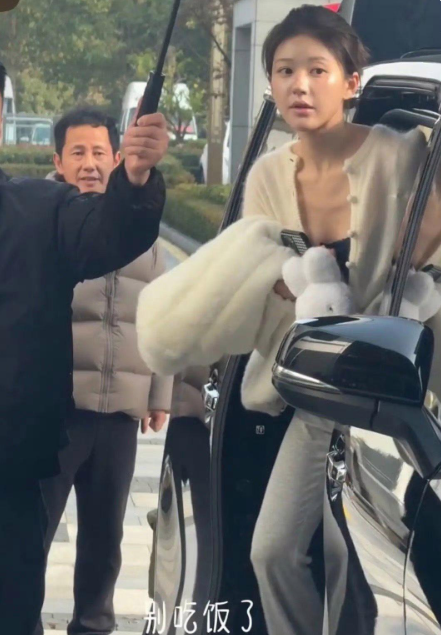 和爸爸长得一摸一样，不知道那些说Z容的怎么想的