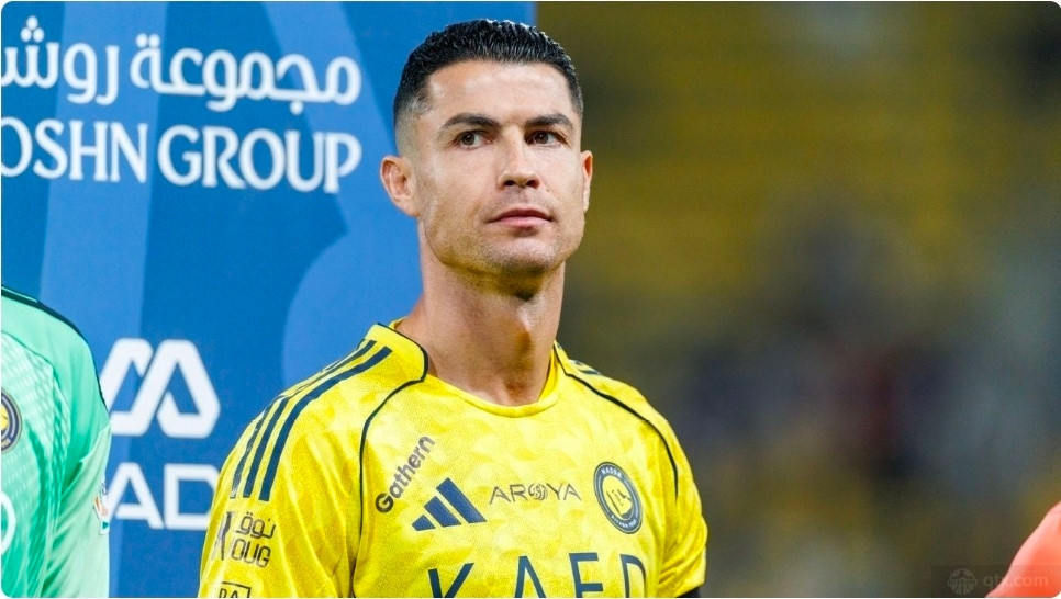 葡媒：C罗合同解约金5000万欧夏窗或离开利雅得胜利据葡萄牙媒体《记录报》爆料