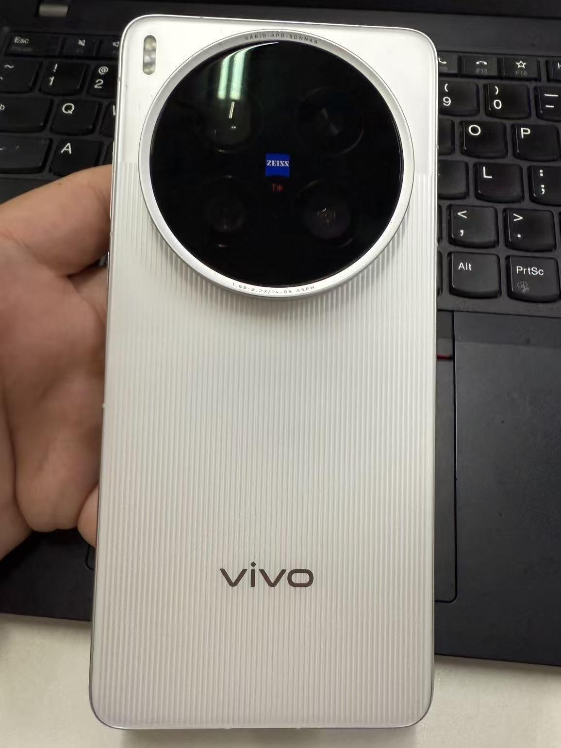 首发冲vivoX200Ultra的有没有后悔？👀别人有没有后悔我不知