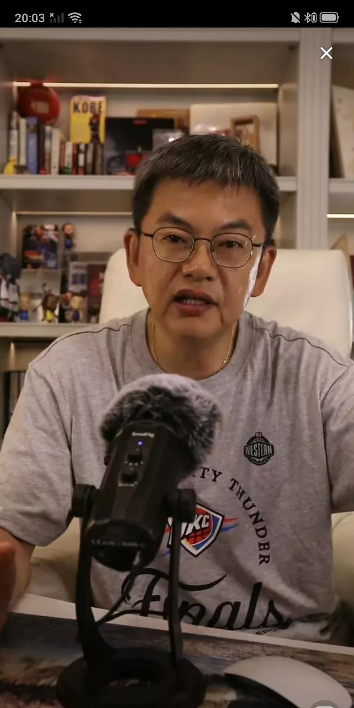 前不久，国内著名篮球评论员苏群在直播间与球迷互动时，被问道谁对中国男篮发展影响最