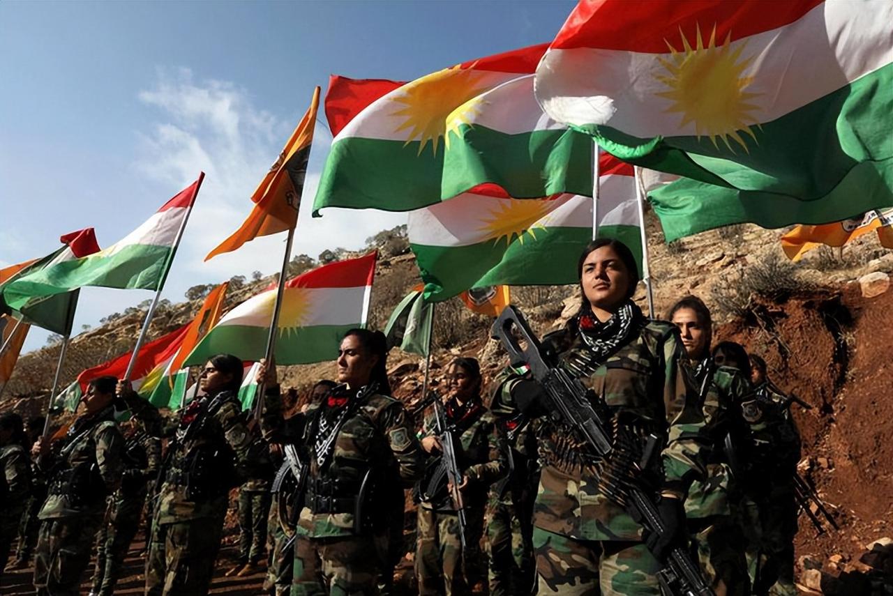 彻底破防！伊朗48小时两记重拳砸懵美国，特朗普病急乱投医找库尔德人当炮灰伊朗