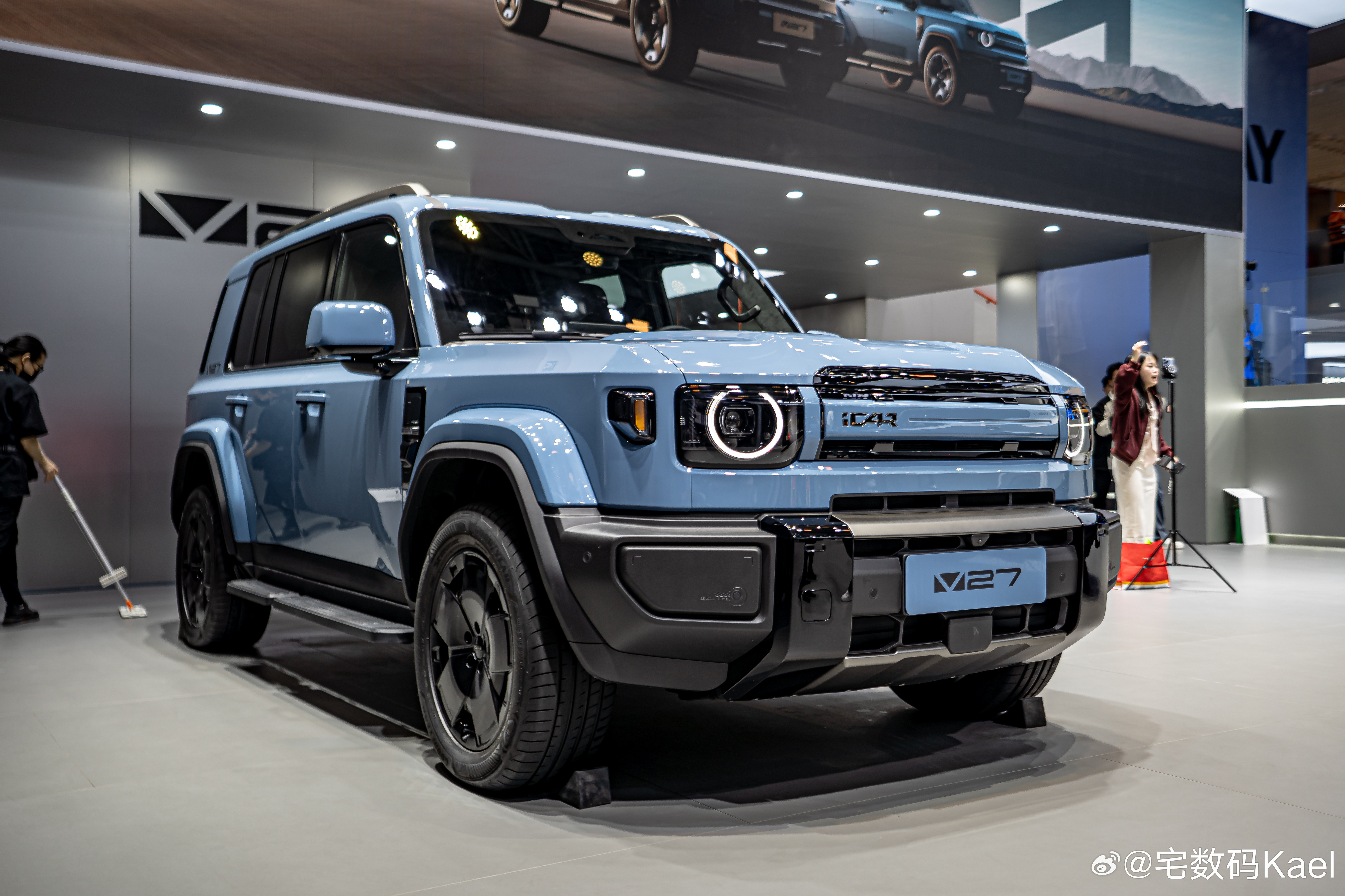 广州车展上，奇瑞iCARV27的真车亮相了。拉风的越野车造型，增城硬派造型+猎