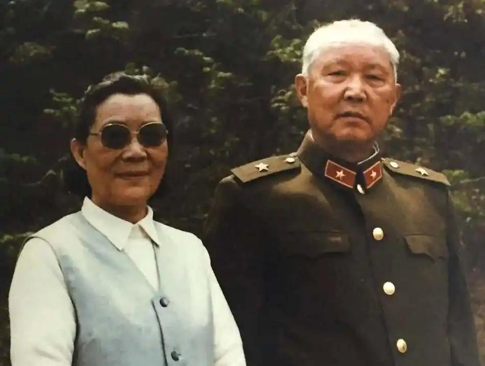 【铁源，差一点出大事】志愿军司令部，彭德怀与邓华等人焦头烂额，原来李奇微派出五