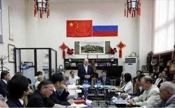 俄罗斯已经四次把土地归还给中国了，到现在我们一共收回了多少？这么说吧，四次加起来