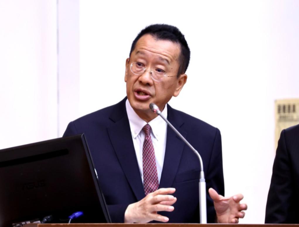 台湾地区防务部门负责人顾立雄，针对“海马斯”火箭炮8亿元首期款5月