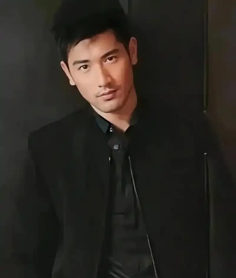 大S与高以翔长眠于此到底发生了什么？一代<em>美容大王</em>香消玉殒