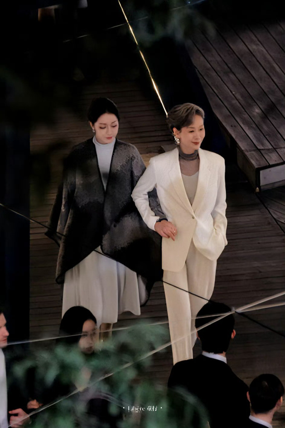 叶童迪丽热巴财阀家主和她的继承人谁懂叶童和迪丽热巴手牵手的豪门感，完全就是财阀