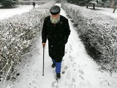 【爆款标题】：冬天为什么成了老人的“天堑”？这背后藏着哪些“暖心”秘密！随着