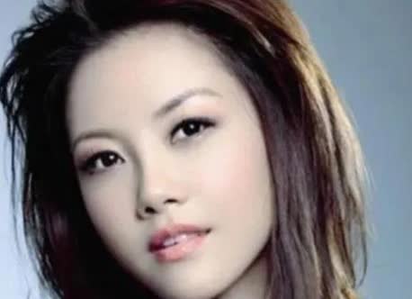 1998年，女歌手戴娆到石家庄拍广告，200万酬劳却变成20万，戴娆一气之下拨通