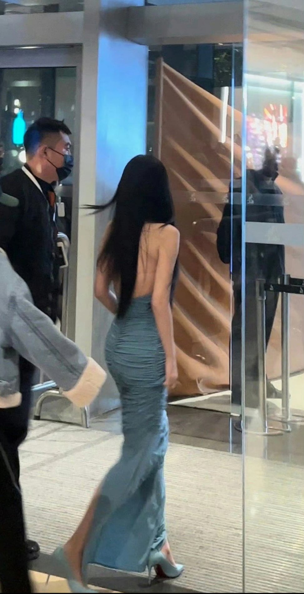虞书欣的腰不语只是going超绝腰臀比例[爱心]辣妹！虞书欣勾我[爱心][爱心]