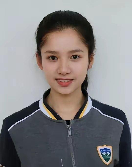 张婧仪18岁和26岁对比！等比例放大的美貌！张婧仪的美真的太绝啦！从18岁到26