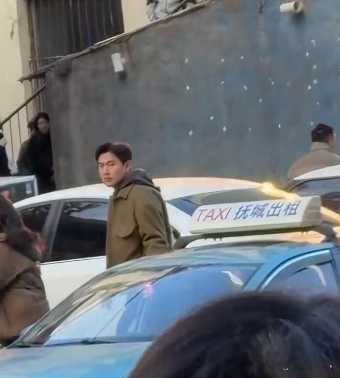 2月15日，肖战《小城良方》延期剧组暂定2月22日锦州杀青，肖战今年要在东北过