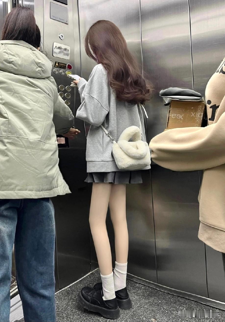 《地铁尴尬事件：当善意困在