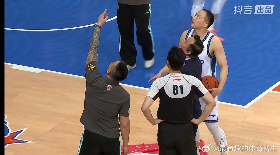 笑死我了，集体擦水