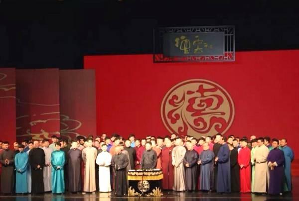 【郭德纲海外演出被举报，回复非常有意思，对此你怎么看？】近日，德云班主郭德纲又