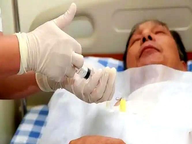 所有人都以为，化疗结束那天，就是大结局。香槟开了，眼泪流了，好像从此就能把医院