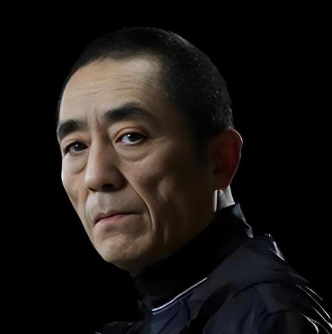 74岁张艺谋，把北京700平的别墅抵押了，换回3000万现金，加上其他积蓄，他个