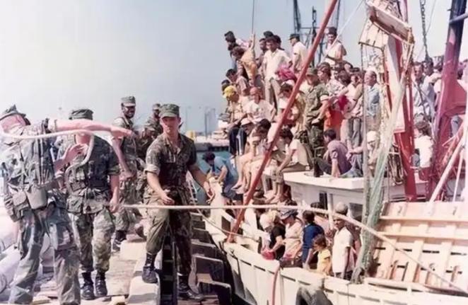 1980年，古巴的领导人卡斯特罗为了报复美国，竟然将12.5万名罪犯以及精神