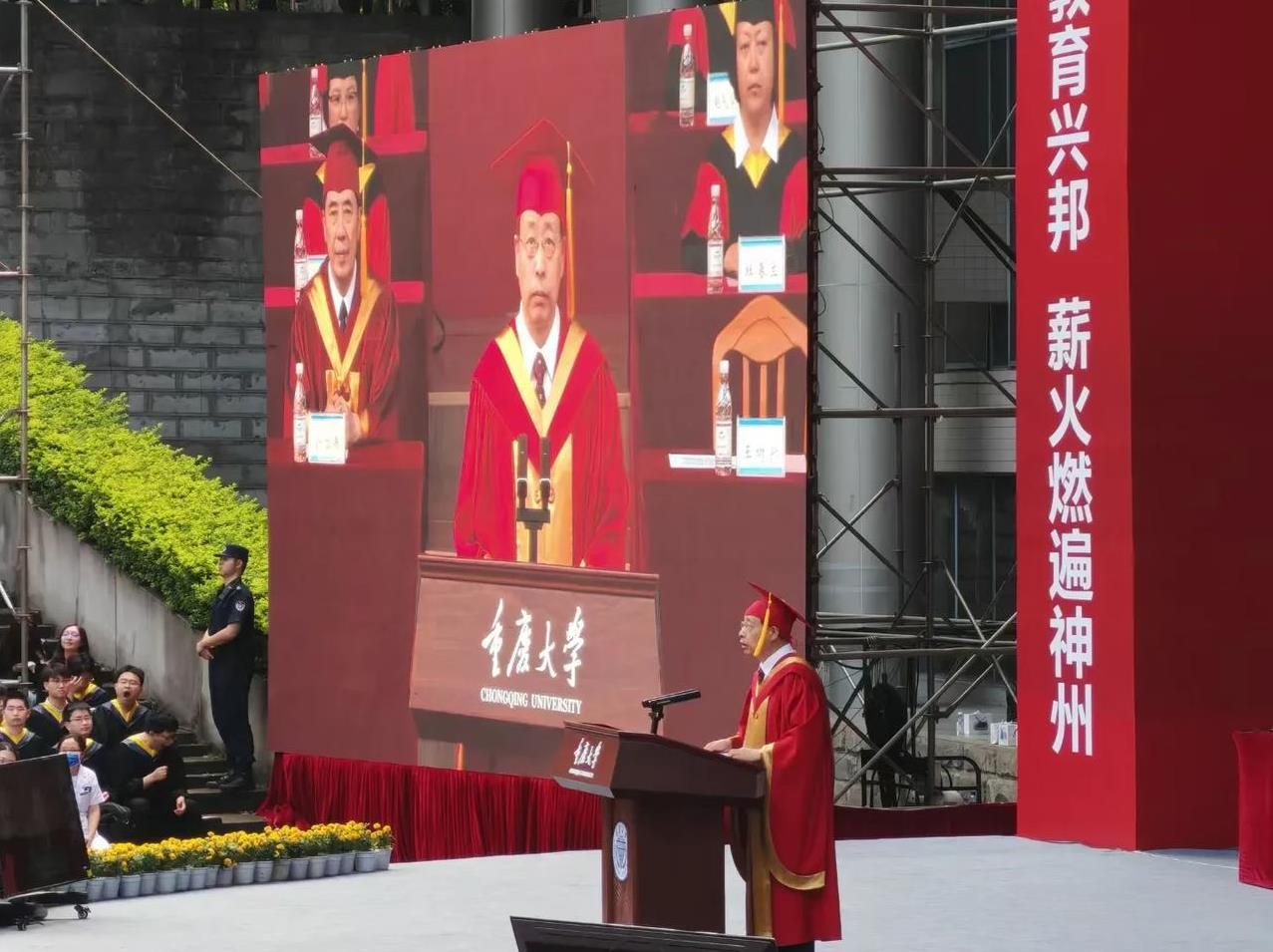 重庆医科大学名下的附属医院多到数不过来，因为在现在医院都要找医学院挂靠的大背景下
