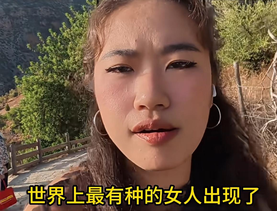 嘴上答应妈妈出门在外要对别人态度好一点，结果却在国外火力全开，这个旅行博主在埃及