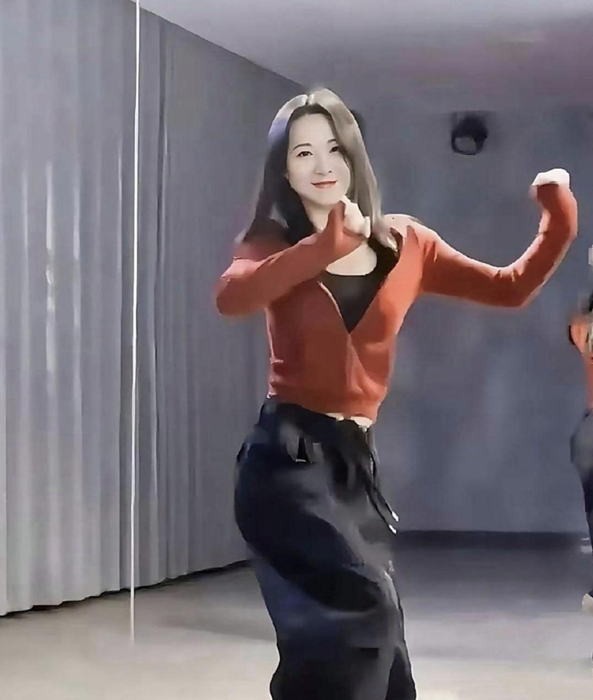 这是贾玲？完全认不出来了[哭哭]