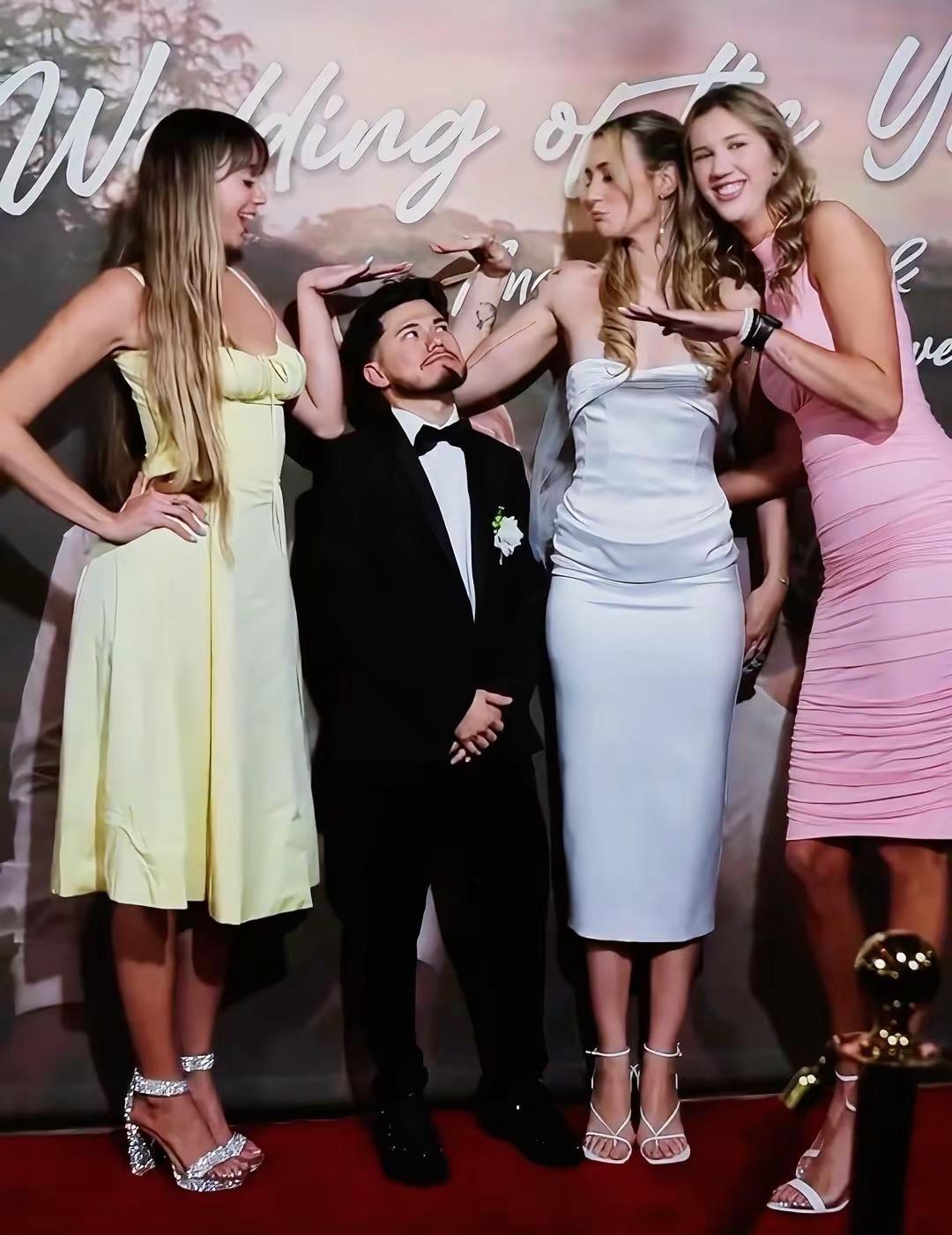 女朋友身高两米多够高了，她闺蜜比她还高！最萌身高差