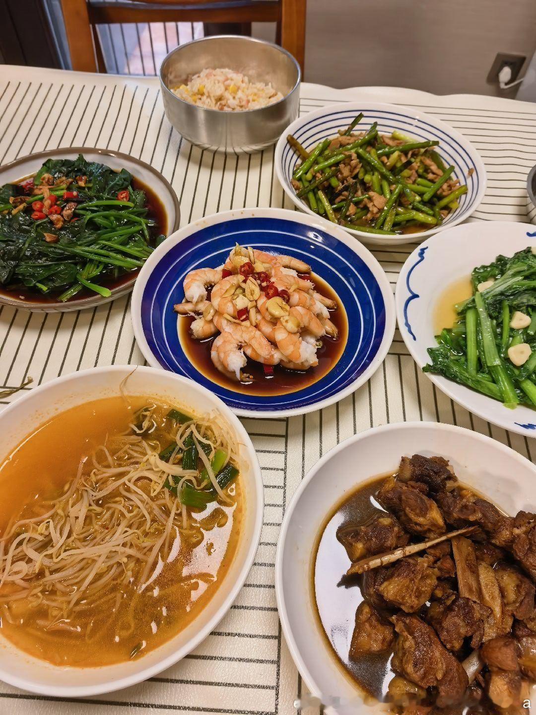 这个也想吃那个也想吃菜就有点多午饭要积极