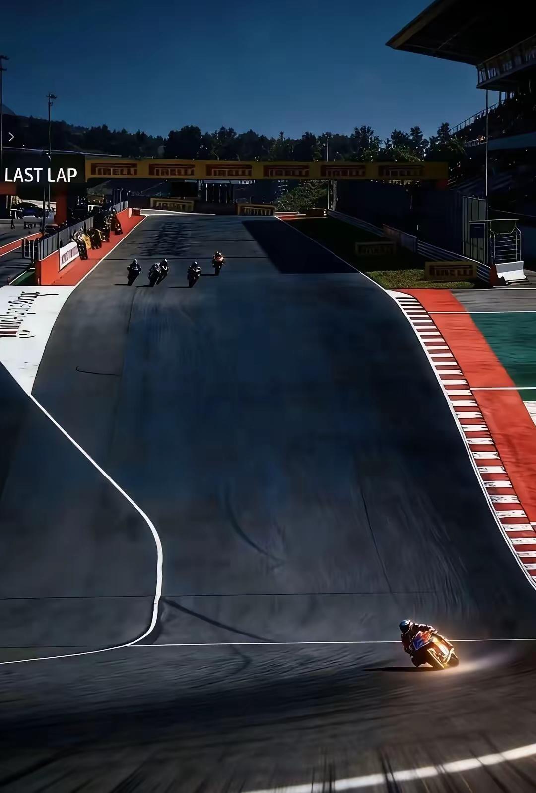 日本摩圈集体破防？张雪夺冠后，日媒评价更是让国人破防！张雪820RR在WSB