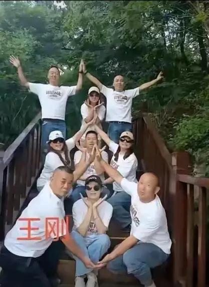 多行不义必自毙！老王一行人在318川藏线遭遇全线商家抵制，这件事发酵至今，已经不