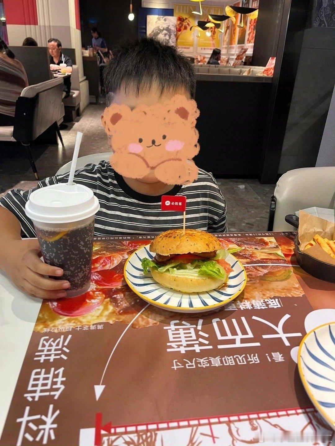 吃了8岁孩子一根薯条，我难受到想哭