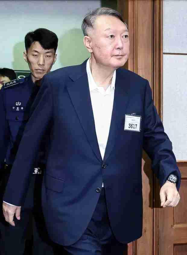 韩国政坛最近曝出一个很有意思的细节，尹锡悦在被羁押于首尔看守所的近8个月时间里，