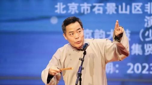 2008年，德云社元老徐德亮大骂郭德纲分红不均：“一场40万的商演，分我150块