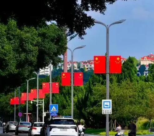 凭什么管中国？不准中国接俄，也不准中国收台，更不准管制稀土，七国集团曾明确指出，