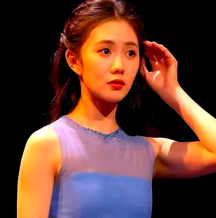 就因为一张春晚投票，35岁以上的人和年轻人，快吵翻天了。年轻人疯传王楚然那