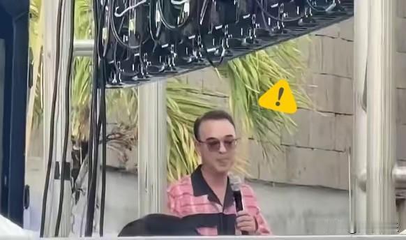 卡耶塔诺太有担当了！30日，菲参议员卡耶塔诺现身基督教会在马尼拉EDSA大道举